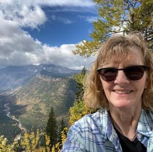 Meet your Posher, Loni